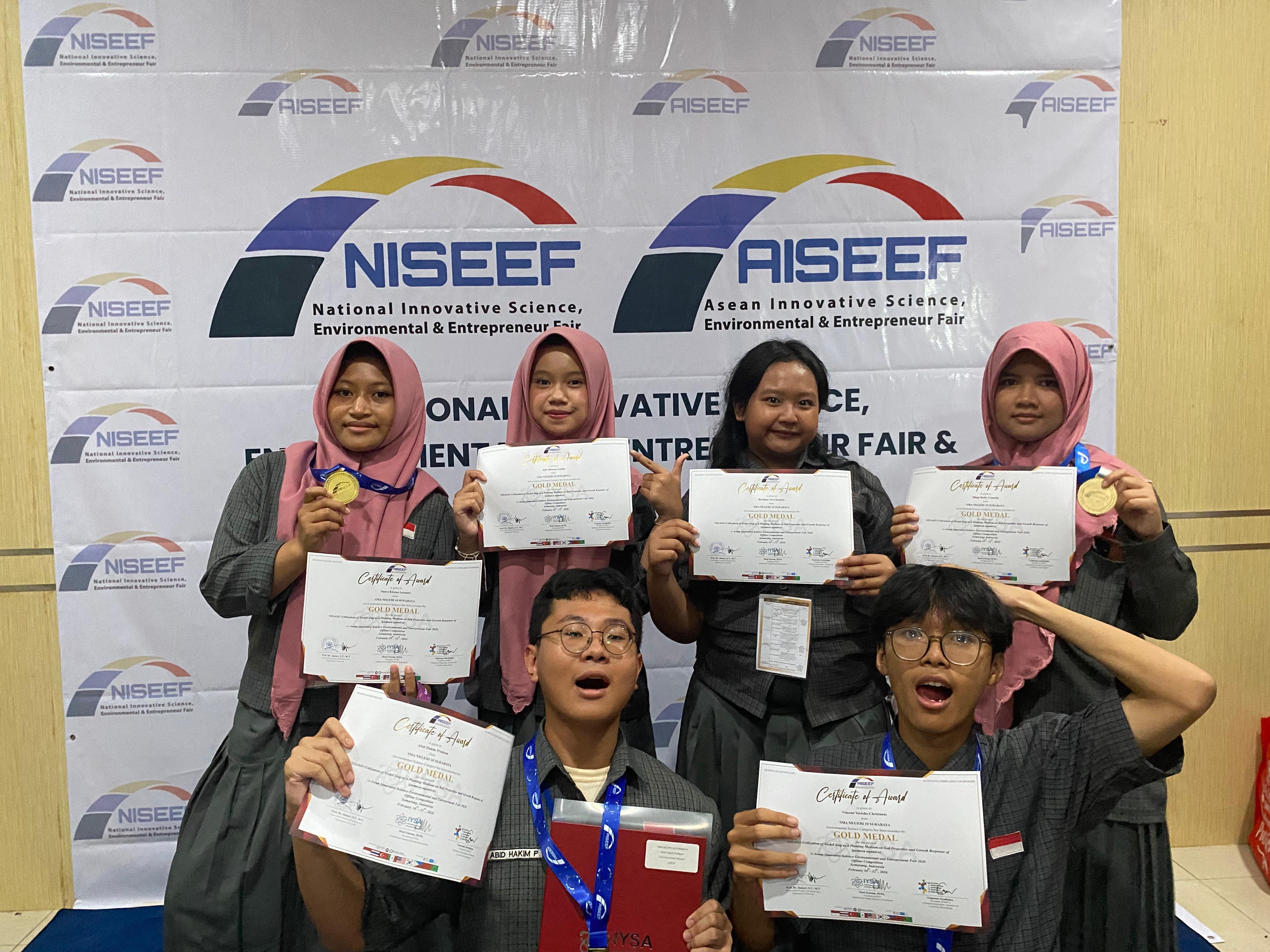 Tim KIR SMA Negeri 10 Surabaya sebelumnya meraih medali emas di AISEEF 2026 melalui penelitian NISAGO. 