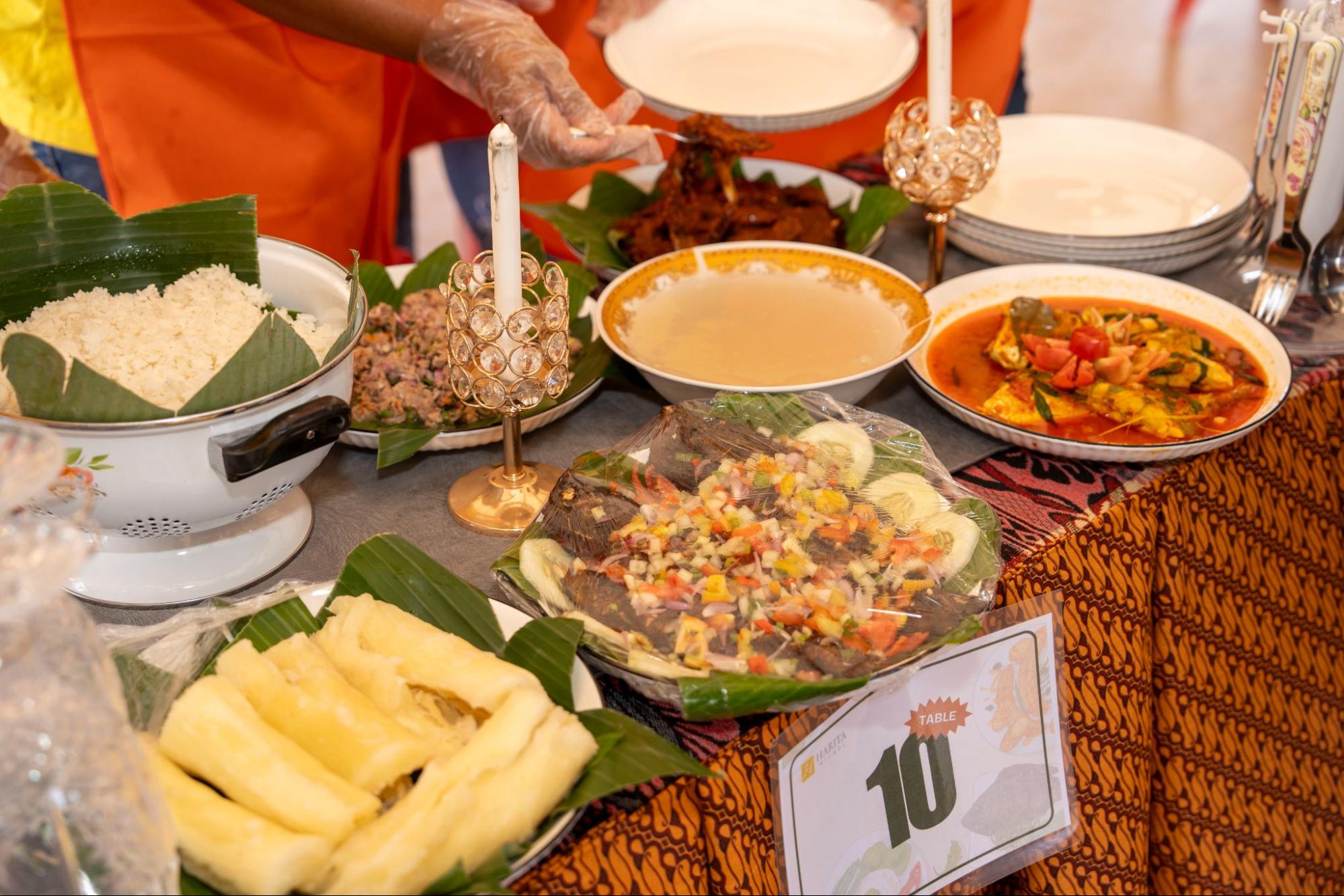 Hidangan yang disiapkan untuk dinilai juri dalam Festival Masak 2026 di Desa Kawasi.