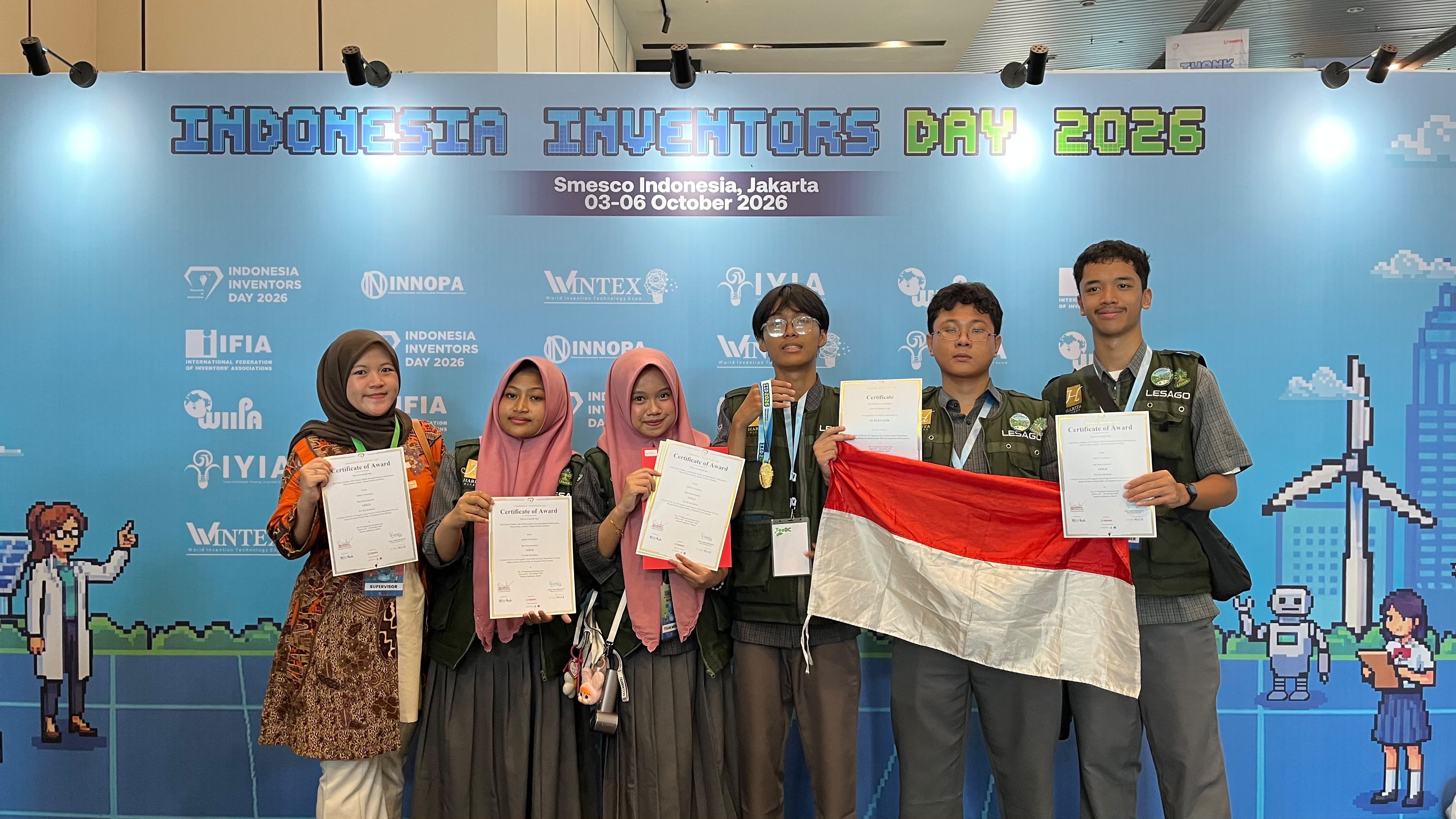 Keberhasilan Tim Karya Ilmiah Remaja SMA Negeri 10 Surabaya meraih medali emas pada Indonesia Inventors Day 2026 menunjukkan bagaimana pengalaman industri dapat memantik inovasi generasi muda.